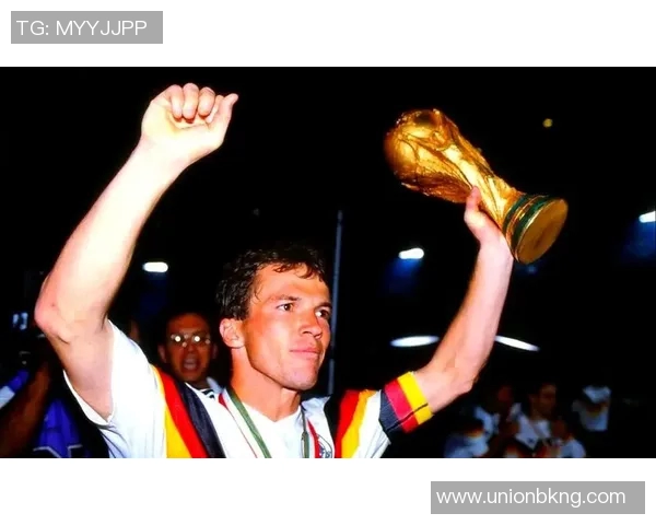 足球主播揭秘传奇球星背后的成长故事与辉煌时刻